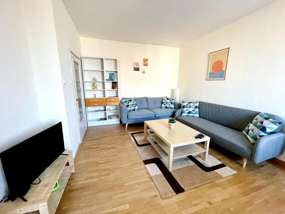2-Bdr Flat Near The Mall, Spacious & Cozy By Flat Mаnager Sofia